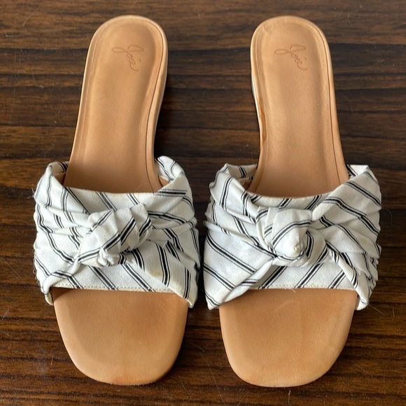 Joie, euro 38.5 US 7-7.5, women’s striped fabric and leather flat slip-on sandal - Picture 3 of 11
